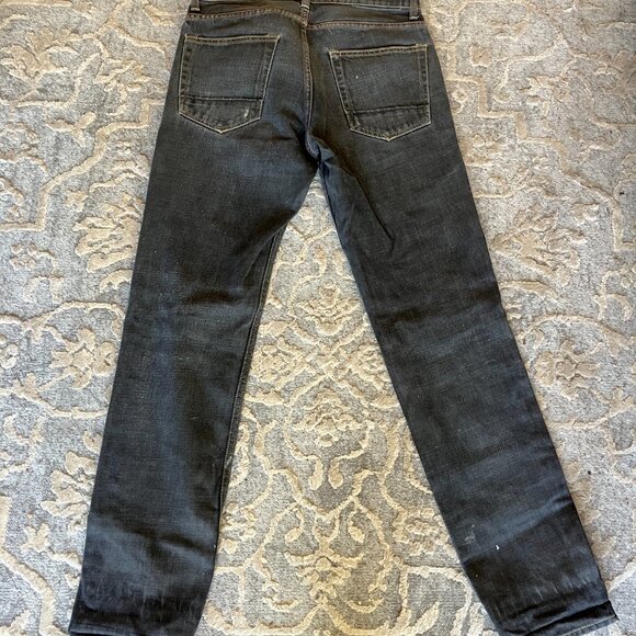 DEPARTMENT FIVE - Picture 3 of 4